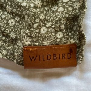 Wildbird single layer linen ring sling baby carrier.